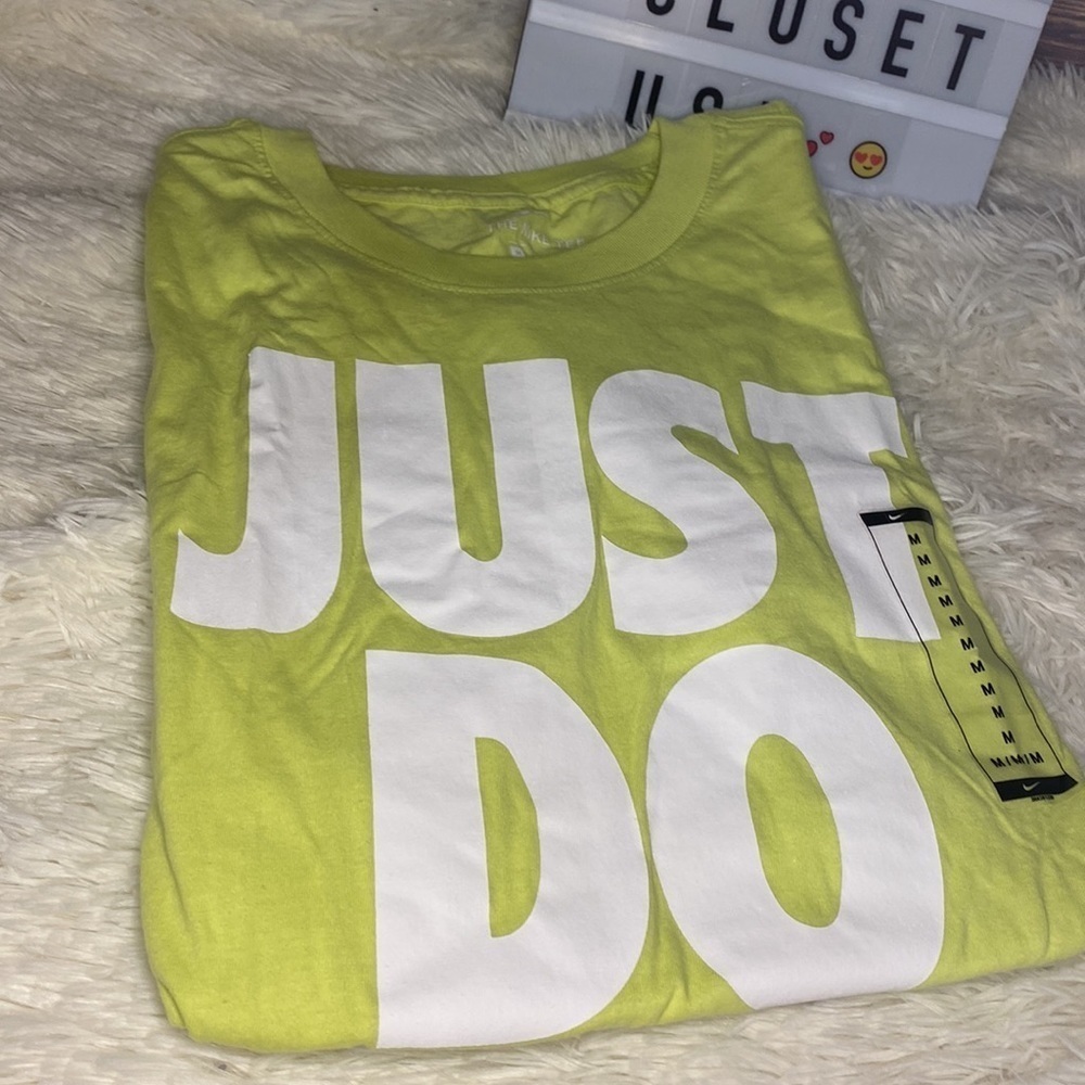 NWT Nike Men's Just Do It Big Logo Lime Green White T-Shirt - Picture 2 of 2